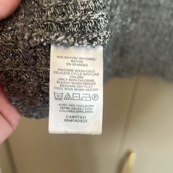 🪩5/$20 Loft Cowl Neck Long Sleeve Top - Picture 2 of 4